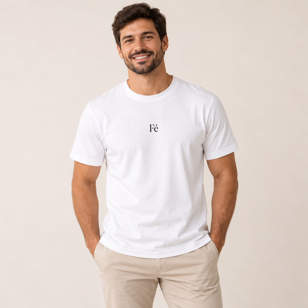 Camiseta Básica Fé – Branca – vestida